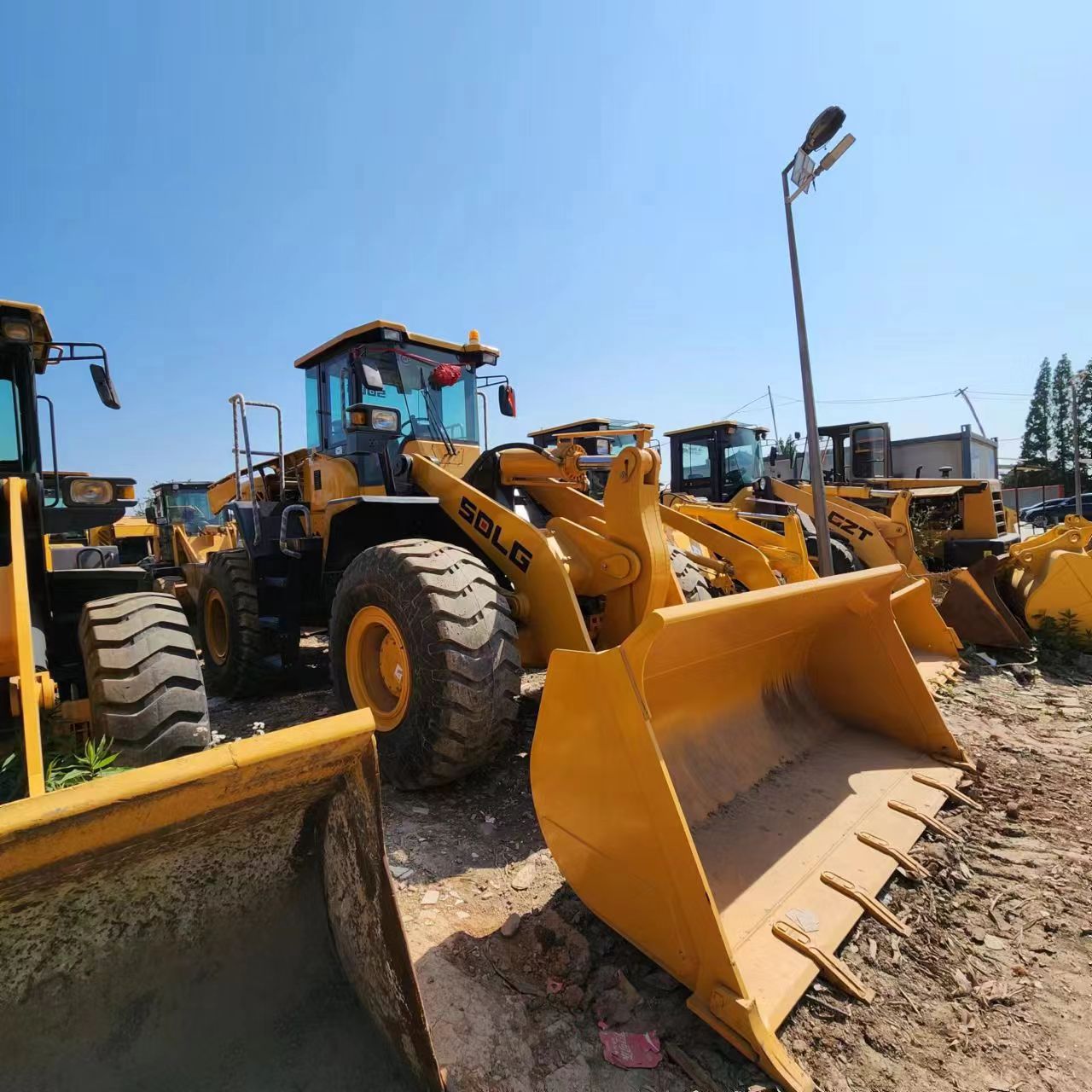 SDLG 956L